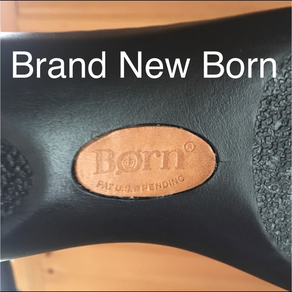 NWOT Born Leather Loafers